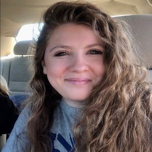 Meet your Posher, Stephanie